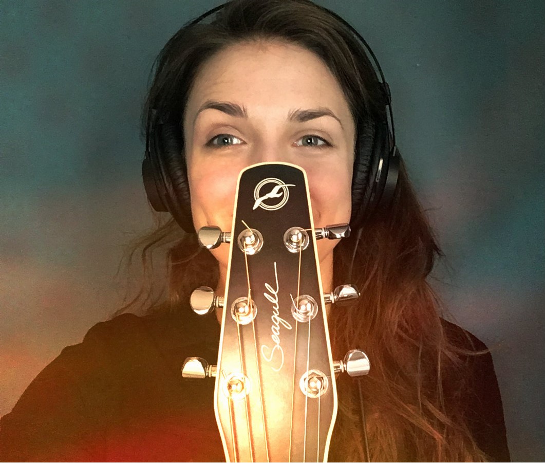 Liisa-Tetsmann-portree-kitarrikaelaga