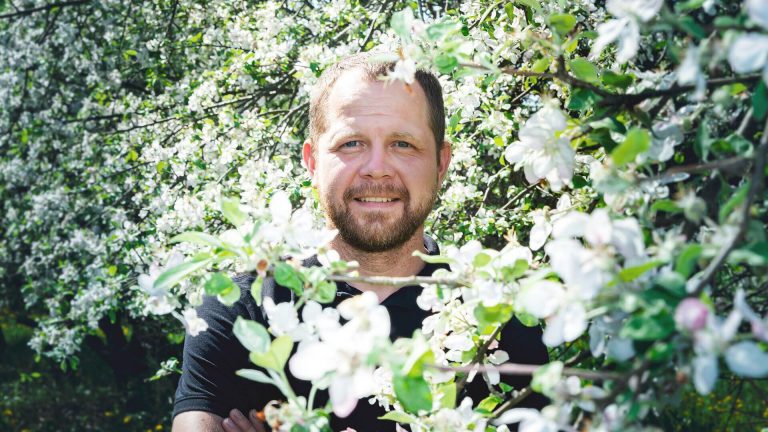 Ilja Šarapo: Siit õunaaiast tuleb toormaterjal siidri tootmiseks. Foto: Janek Marga